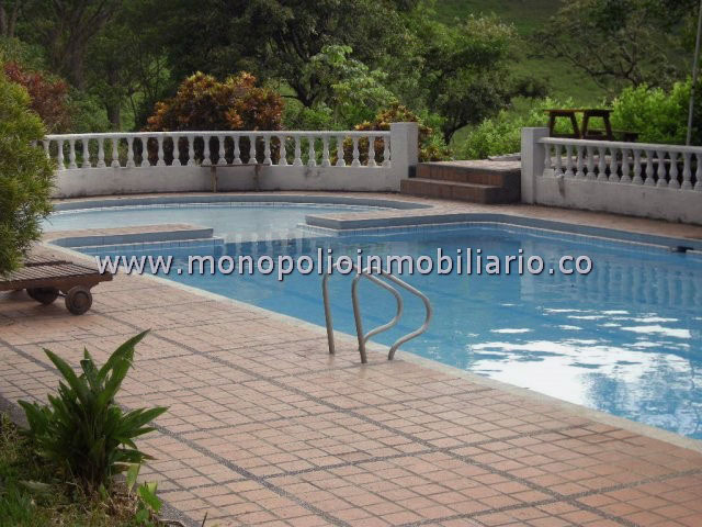 FINCA DE RECREO AMOBLADA PARA LA RENTA EN SOPETRAN COD: 260