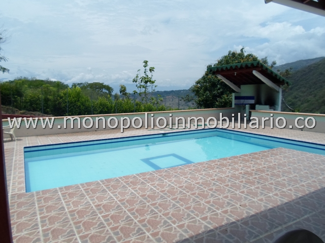 FINCA DE RECREO PARA LA RENTA EN SAN JERONIMO COD 596