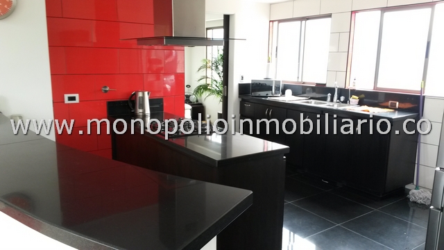 PENTHOUSE AMOBLADO EN ARRENDAMIENTO - EL POBLADO COD: 698