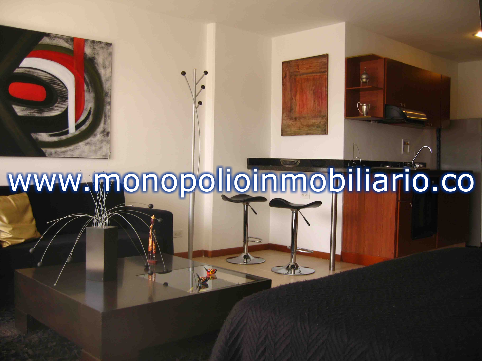 APARTAESTUDIO AMOBLADO PARA LA RENTA EN EL POBLADO COD 831