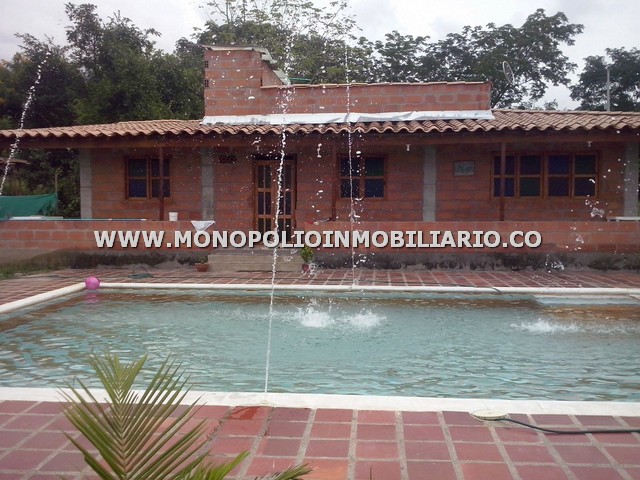 FINCA AMOBLADA PARA LA RENTA EN SOPETRÁN ANTIOQUIA COD 3545