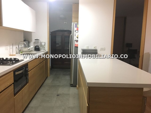 APARTAESTUDIO AMOBLADO EN ARRIENDO - SECTOR PROVENZA COD: 6195