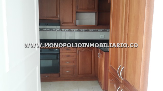 APARTAMENTO DUPLEX EN RENTA - EL POBLADO LAS LOMAS COD: 10057