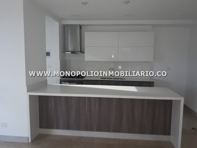 APARTAMENTO EN ARRENDAMIENTO - EL POBLADO LALINDE COD: 11686