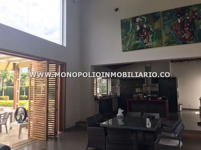 FINCA DE RECREO AMOBLADA PARA ALQUILAR EN SANTA FE DE ANTIOQUIA COD: 9429