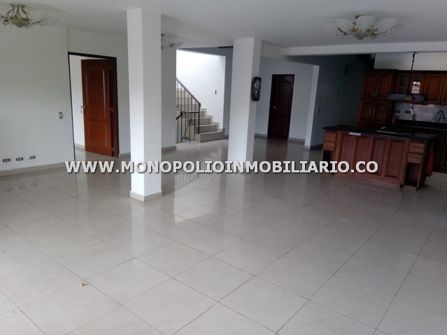 CASA BIFAMILIAR EN ARRIENDO - SECTOR SIMON BOLIVAR COD: 16815