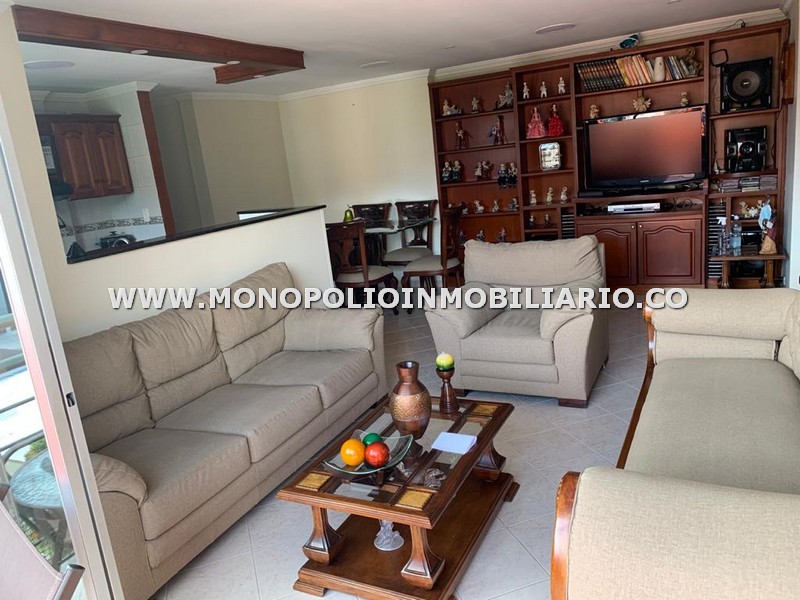 APARTAMENTO DUPLEX EN VENTA - SECTOR LOS COLORES COD: 22181