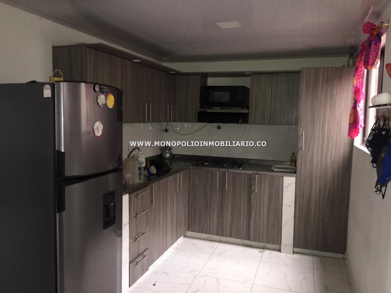 CASA BIFAMILIAR  EN VENTA  - SECTOR KENNEDY COD: 23868