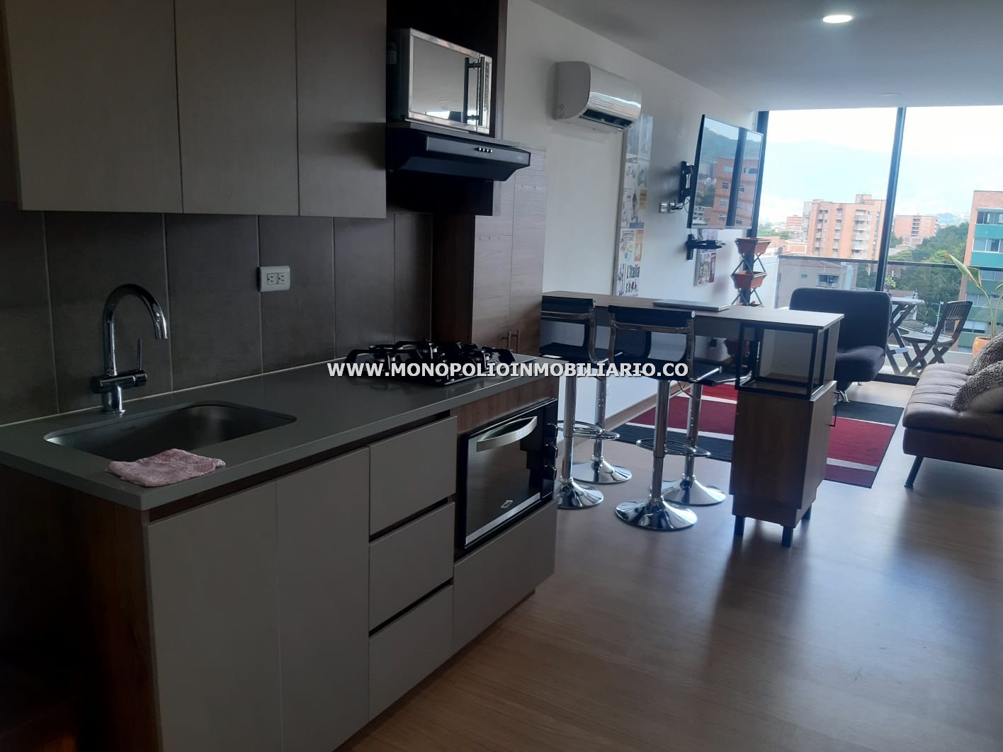 APARTAESTUDIO AMOBLADO EN ARRIENDO - SECTOR LAURELES COD: 24042
