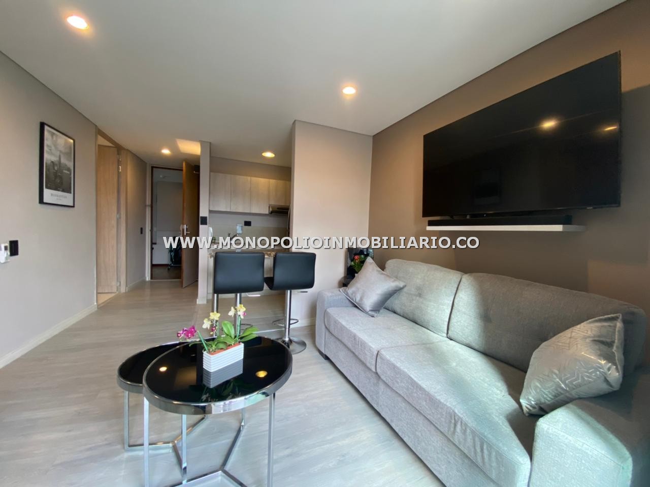 APARTAESTUDIO AMOBLADO EN ARRIENDO - SECTOR OVIEDO COD: 24189