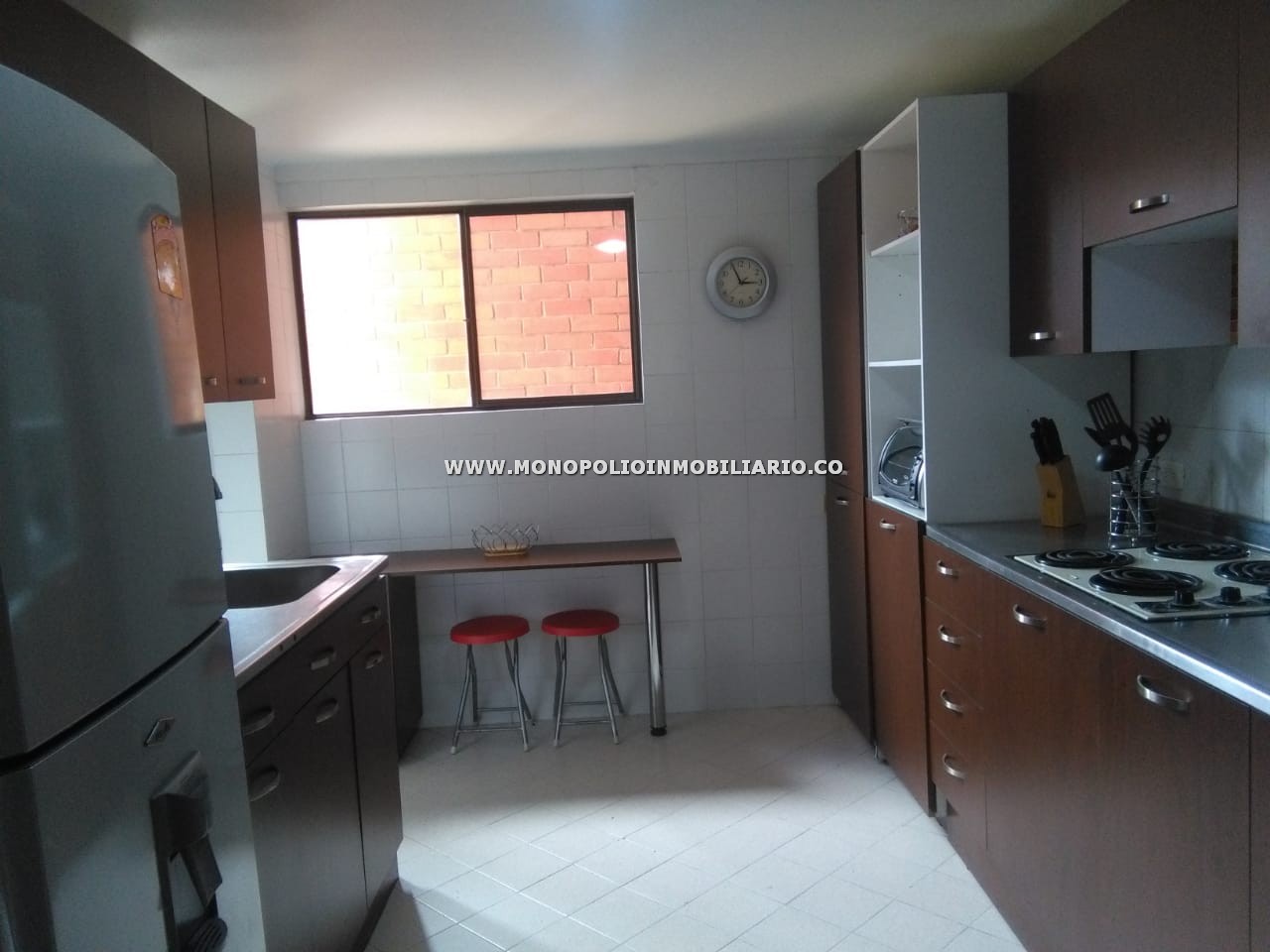APARTAMENTO AMOBLADO PARA LA RENTA EN EL POBLADO COD 717 