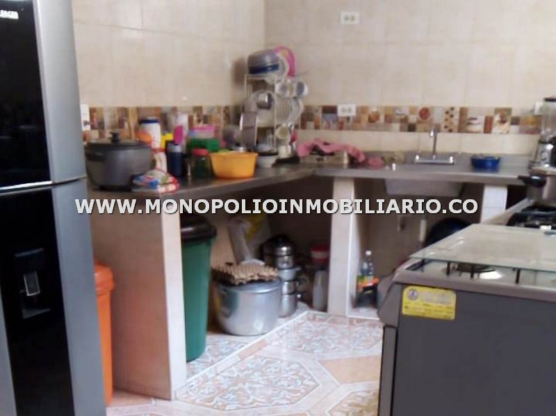 CASA BIFAMILIAR EN VENTA - SECTOR LA AMERICA COD: 25320