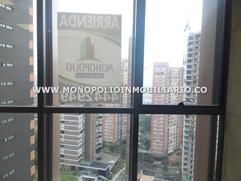 OFICINA EN VENTA -SECTOR LAS PALMAS, EL POBLADO COD: 25427