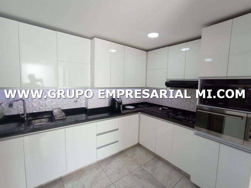 APARTAMENTO EN VENTA - SECTOR CONQUISTADORES COD: 27151