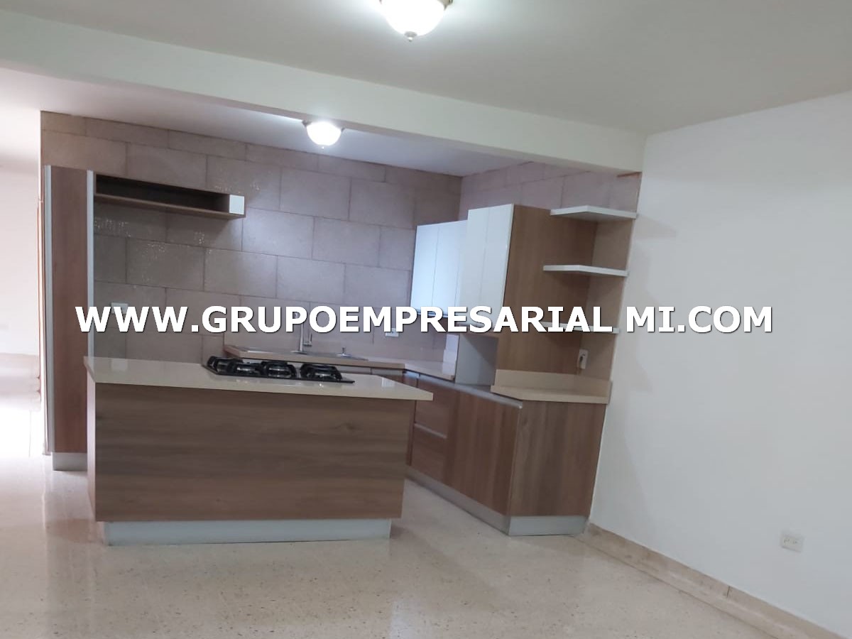CASA BIFAMILIAR EN VENTA - SECTOR VILLA HERMOSA COD: 27209