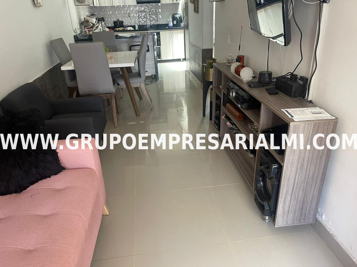 CASA BIFAMILIAR EN VENTA - SECTOR SANTA FE, GUAYABAL COD: 28214
