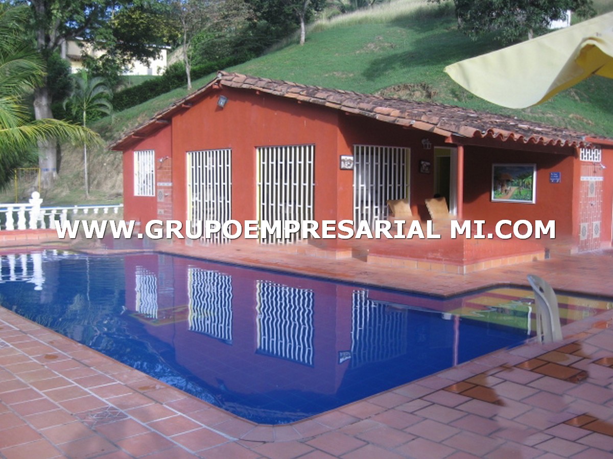 FINCA DE RECREO EN ALQUILER  -  SANTA FE DE ANTIOQUIA COD: 284