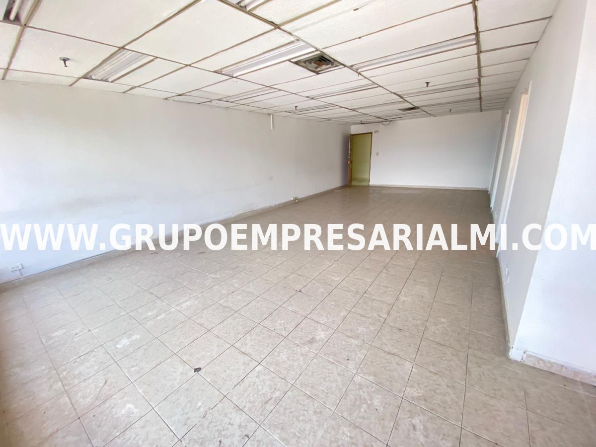ACOGEDORA OFICINA EN ARRENDAMIENTO - SECTOR LA CANDELARIA COD: 18521