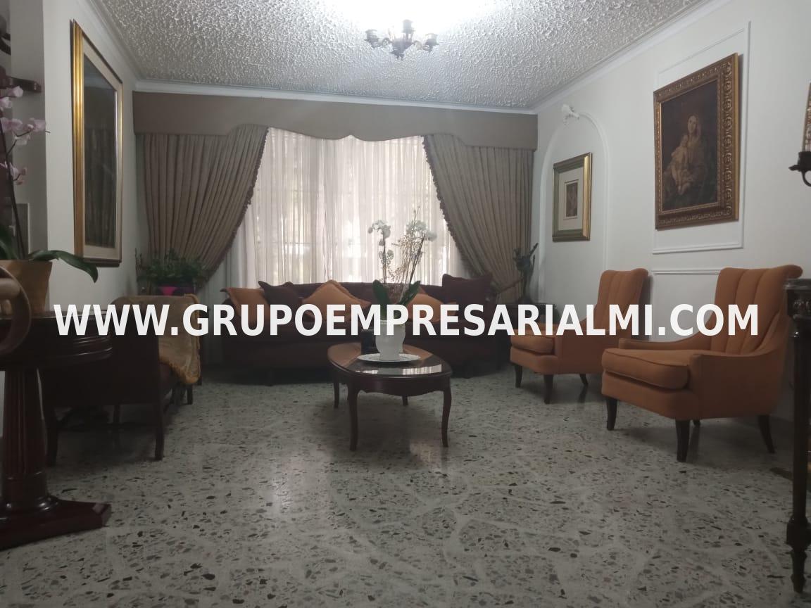 MARAVILLOSA CASA UNIFAMILIAR EN ARRIENDO - SECTOR LOS COLORES COD: 29128