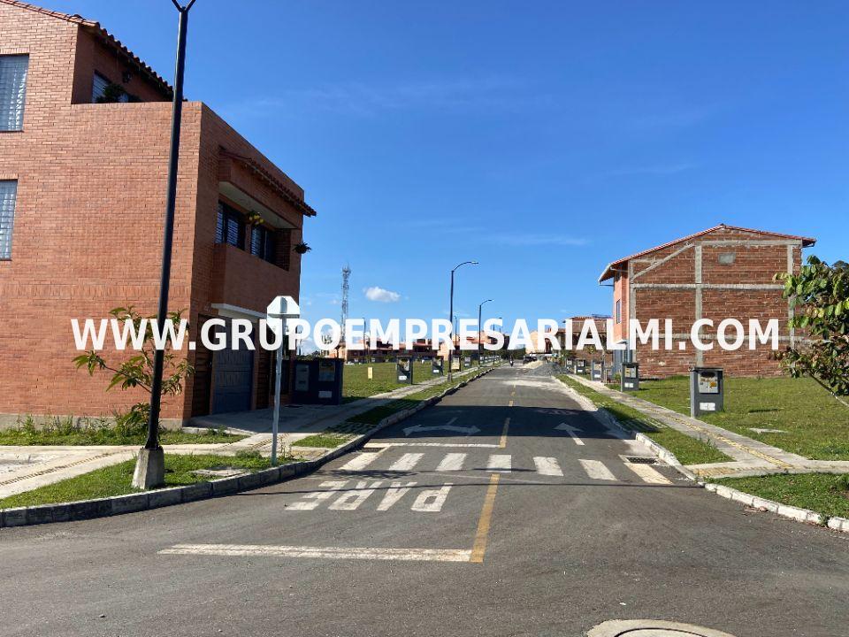 HERMOSO LOTE EN VENTA - SECTOR CARMEN DE VIBORAL COD: 29762
