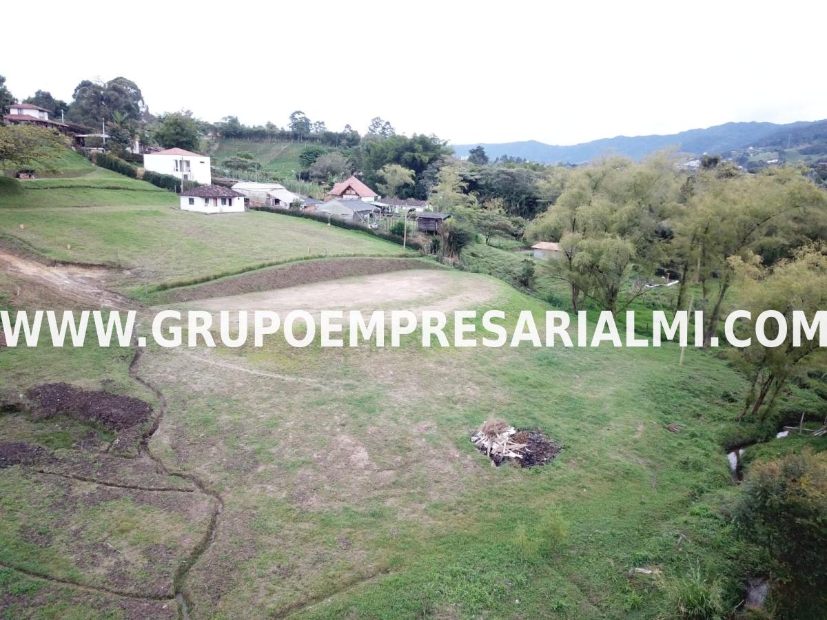 ESPECTACULAR LOTE EN VENTA - SECTOR CARMEN DE VIBORAL COD: 30043