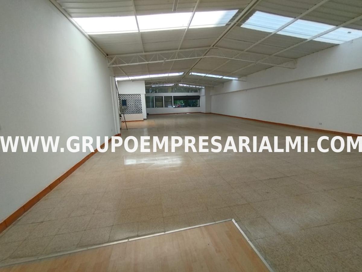 GRANDIOSA BODEGA EN ARRIENDO - SECTOR LA PLAYA COD: 30127