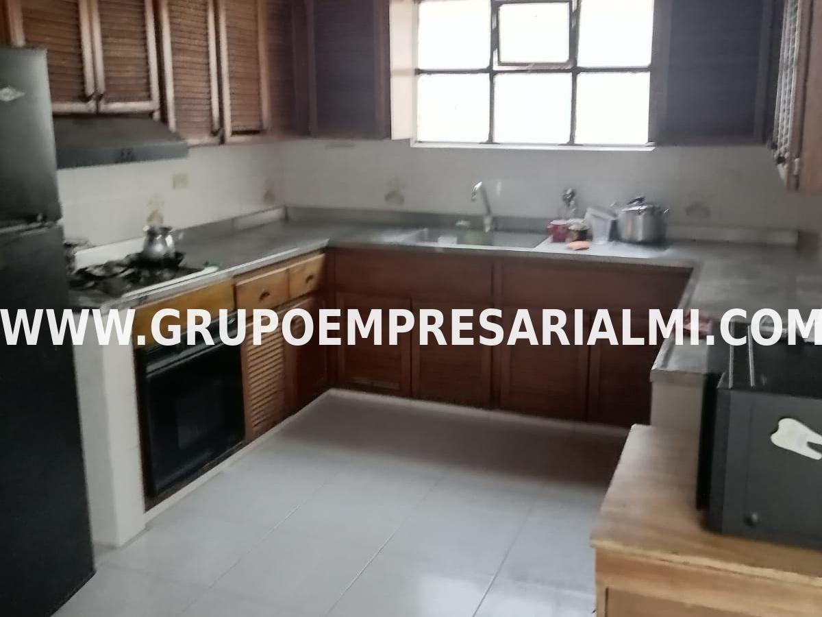 ESPECTACULAR CASA EN VENTA - SECTOR PRADO CENTRO  COD: 30238