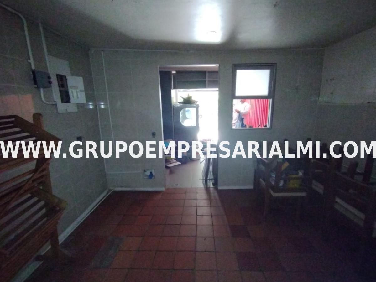 FABULOSO LOCAL EN ARRIENDO - SECTOR LAURELES COD: 30250