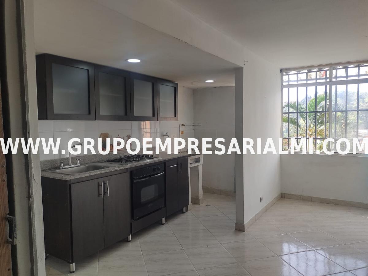AGRADABLE APARTAMENTO EN VENTA - SECTOR LA AURORA COD: 30415