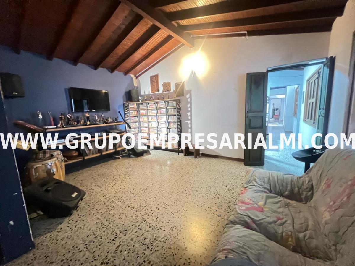 ESPECTACULAR CASA EN VENTA - SECTOR LOS COLORES COD: 30547