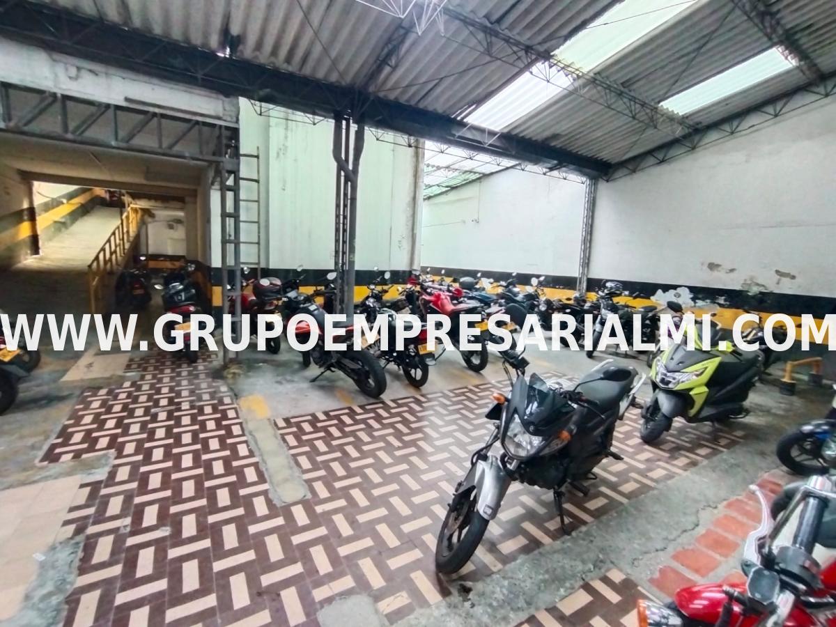 EXCELENTE BODEGA EN VENTA - SECTOR LA CANDELARIA  COD: 30604