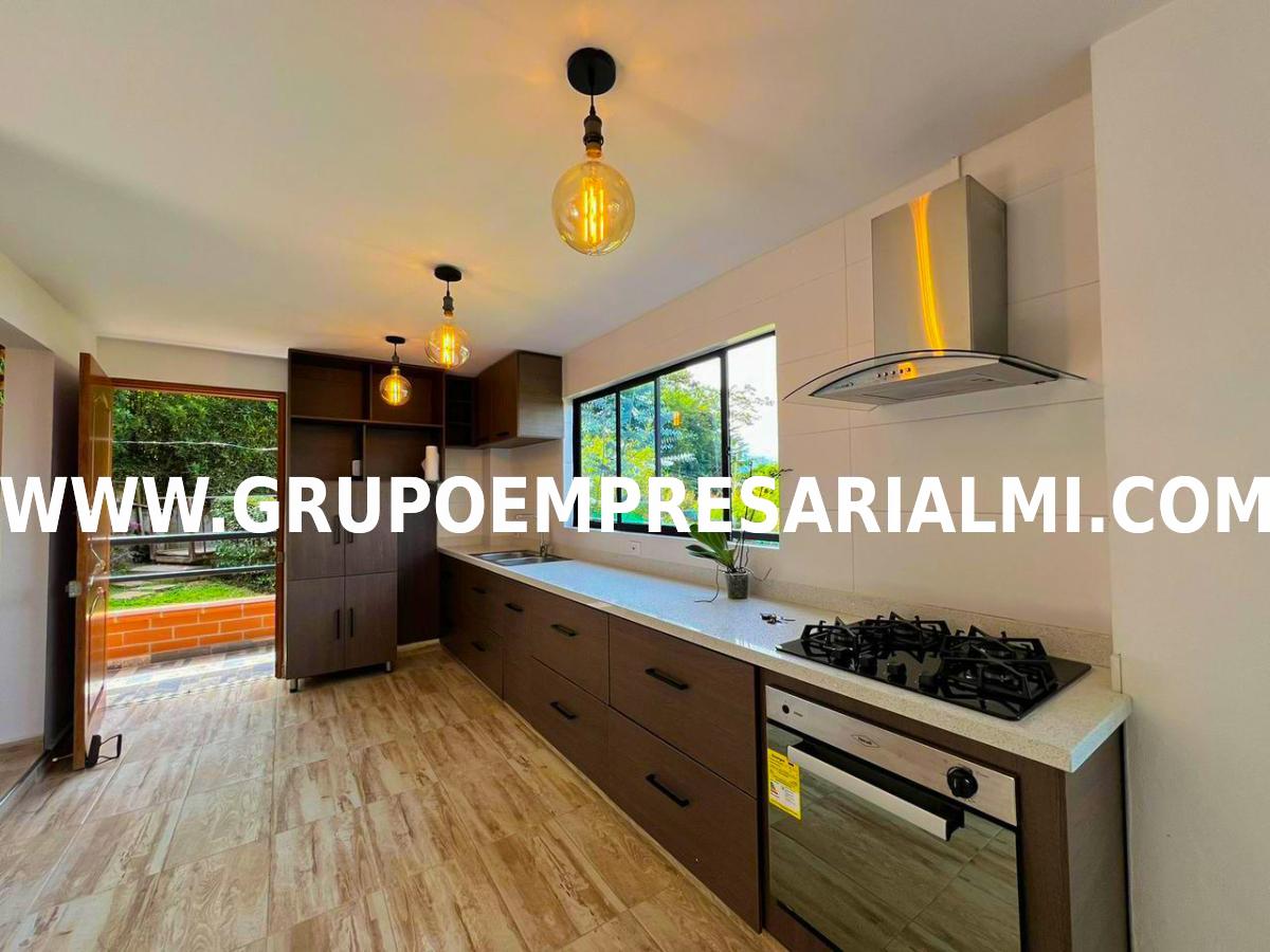 MARAVILLOSA CASA EN ARRIENDO - SECTOR LOMA DEL ESCOBERO COD: 31278