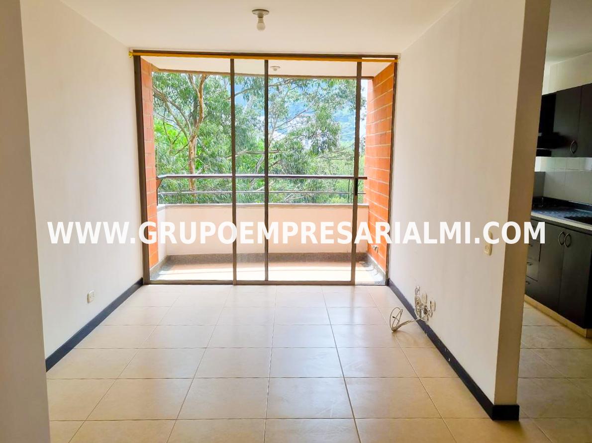 BONITO APARTAMENTO EN ARRIENDO - SECTOR LOMA DEL INDIO COD: 31370