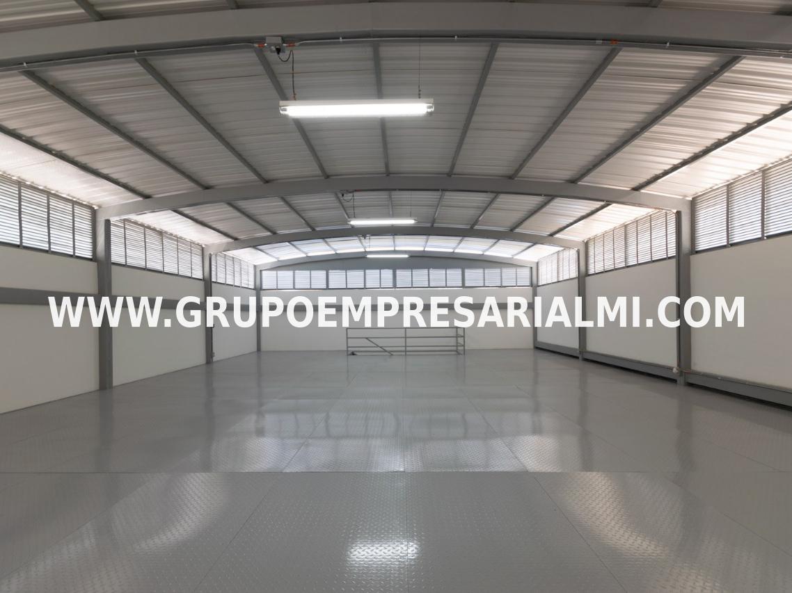 GRANDIOSA BODEGA EN ARRIENDO - SECTOR SANTA MARÍA COD: 31413