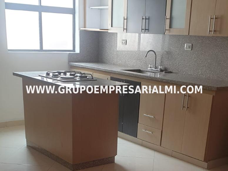 AMPLIA CASA UNIFAMILIAR  EN VENTA - SECTOR CALASANZ COD: 31929