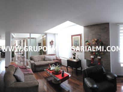 MAGNÍFICA CASA EN VENTA - SECTOR LOMA DEL ESCOBERO COD: 32007