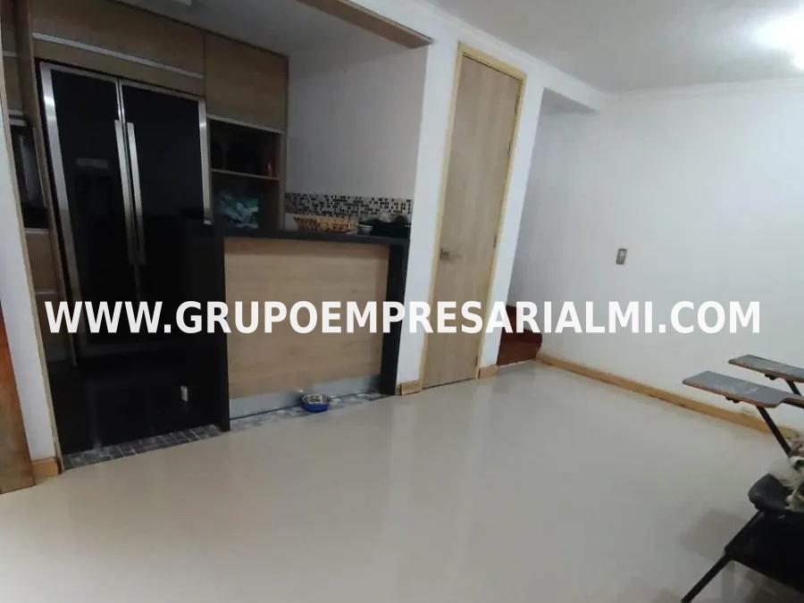 CASA UNIFAMILIAR EN ARRIENDO - SECTOR LOMA DEL INDIO COD: 32062