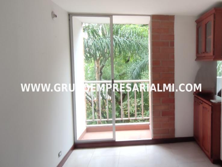 HERMOSO APARTAMENTO EN ARRIENDO - SECTOR CIUDAD DEL RÍO  COD: 32074