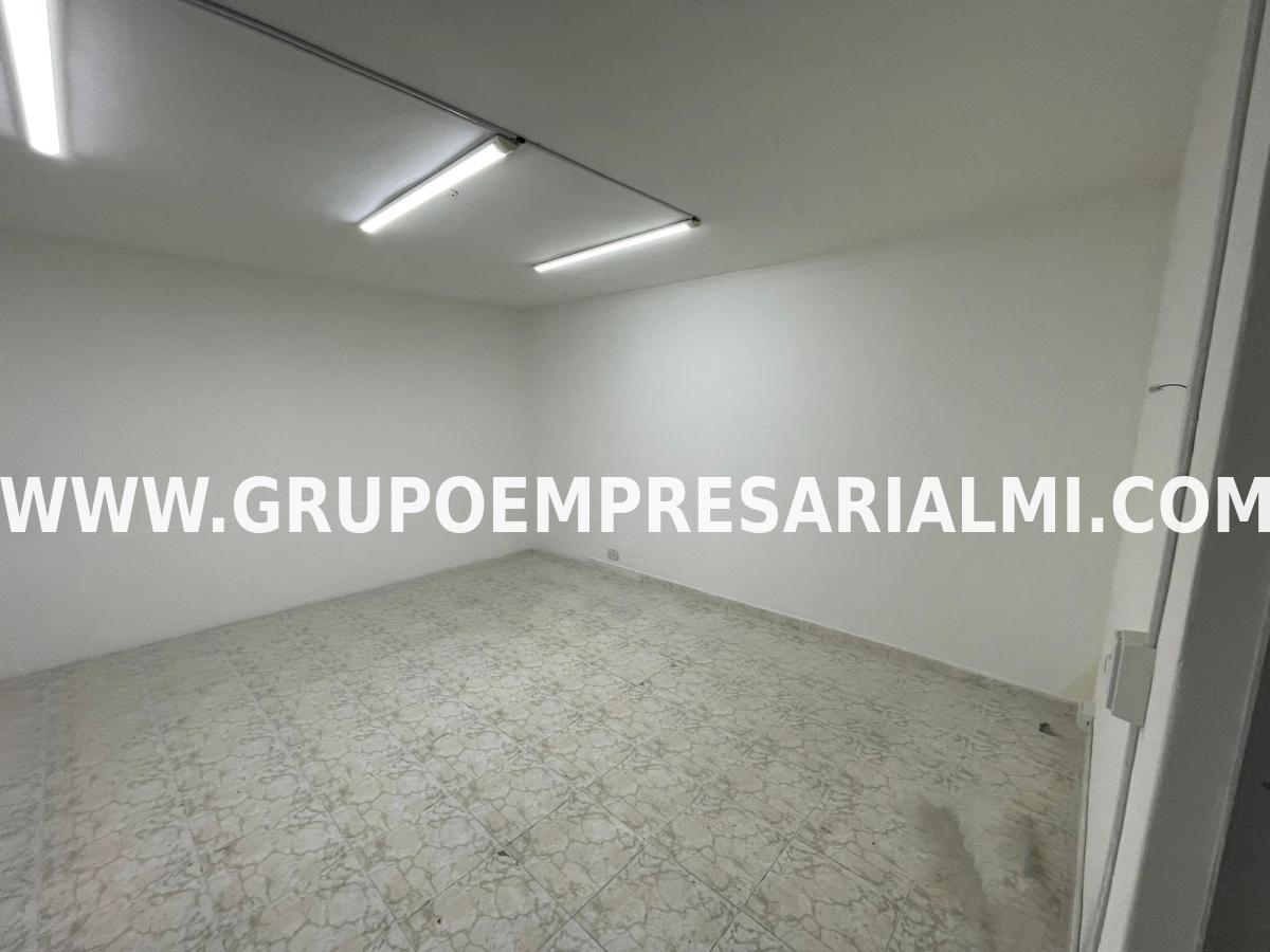 AGRADABLE OFICINA EN ARRIENDO - SECTOR SURAMERICANA COD: 32158