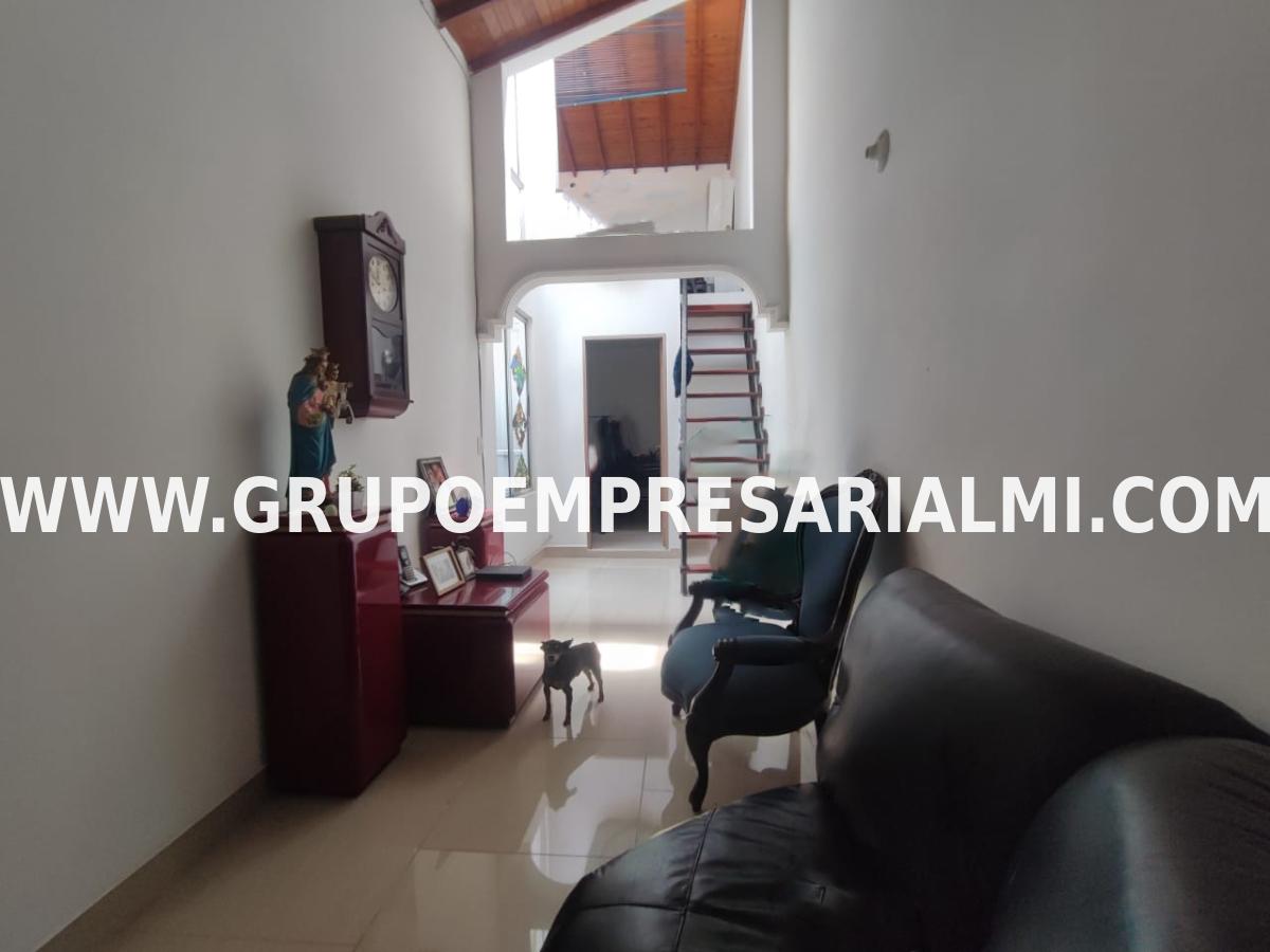 HERMOSA CASA UNIFAMILIAR EN VENTA - SECTOR LOMA DEL INDIO COD: 32244