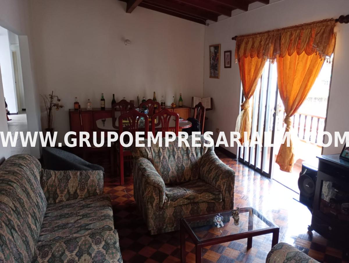 CÓMODA CASA BIFAMILIAR EN VENTA - SECTOR EL GUAYABAL COD: 32249