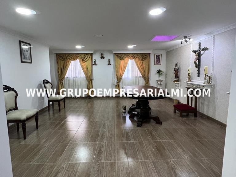 FABULOSA CASA UNIFAMILIAR EN VENTA - SECTOR DOCE DE OCTUBRE COD: 32286 FABULOSA CASA UNIFAMILIAR EN VENTA - SECTOR DOCE DE OCTUBRE COD: 32286