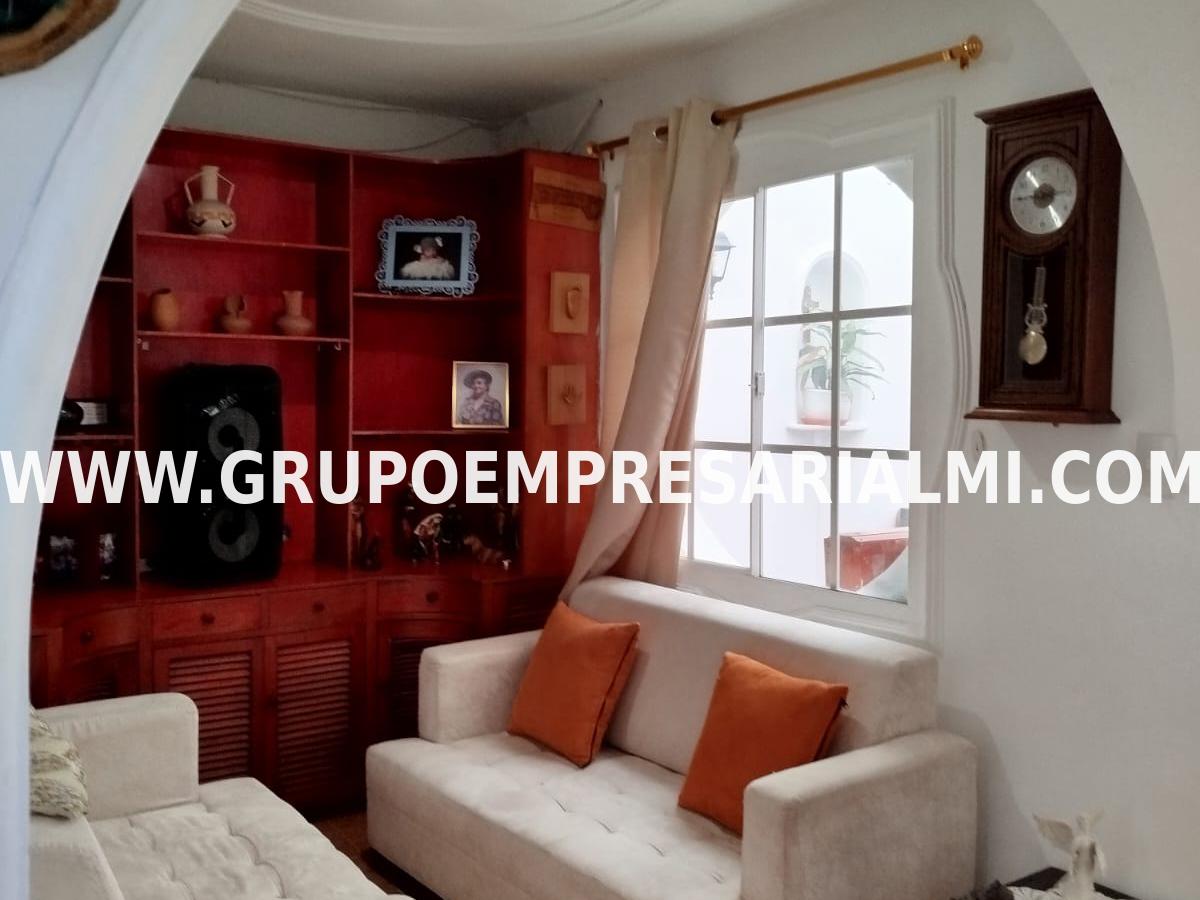 GRANDIOSA CASA UNIFAMILIAR EN VENTA - SECTOR CAMPO VALDEZ COD: 32488