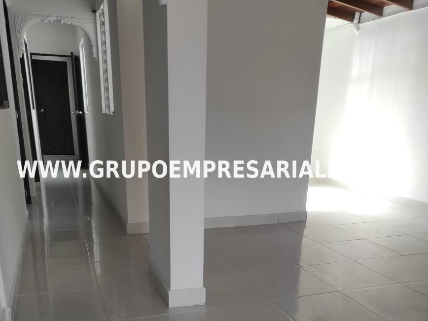 AGRADABLE APARTAMENTO EN VENTA - SECTOR VILLA HERMOSA COD: 32504