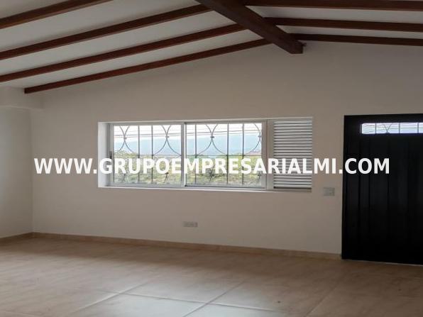 ARMONIOSA CASA BIFAMILIAR EN VENTA - SECTOR LA POLA COD: 32505