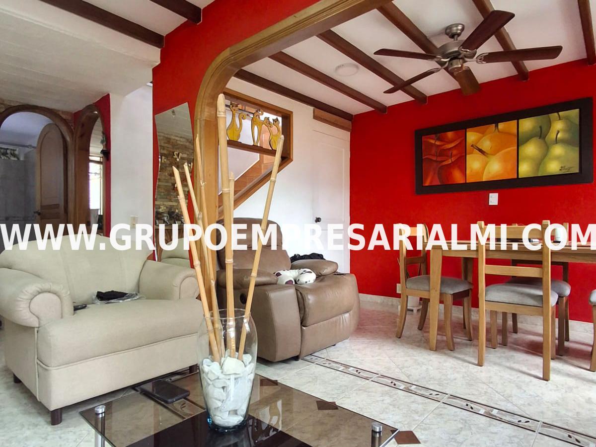 ESPECTACULAR CASA BIFAMILIAR EN VENTA - SECTOR CABAÑITAS COD: 32819