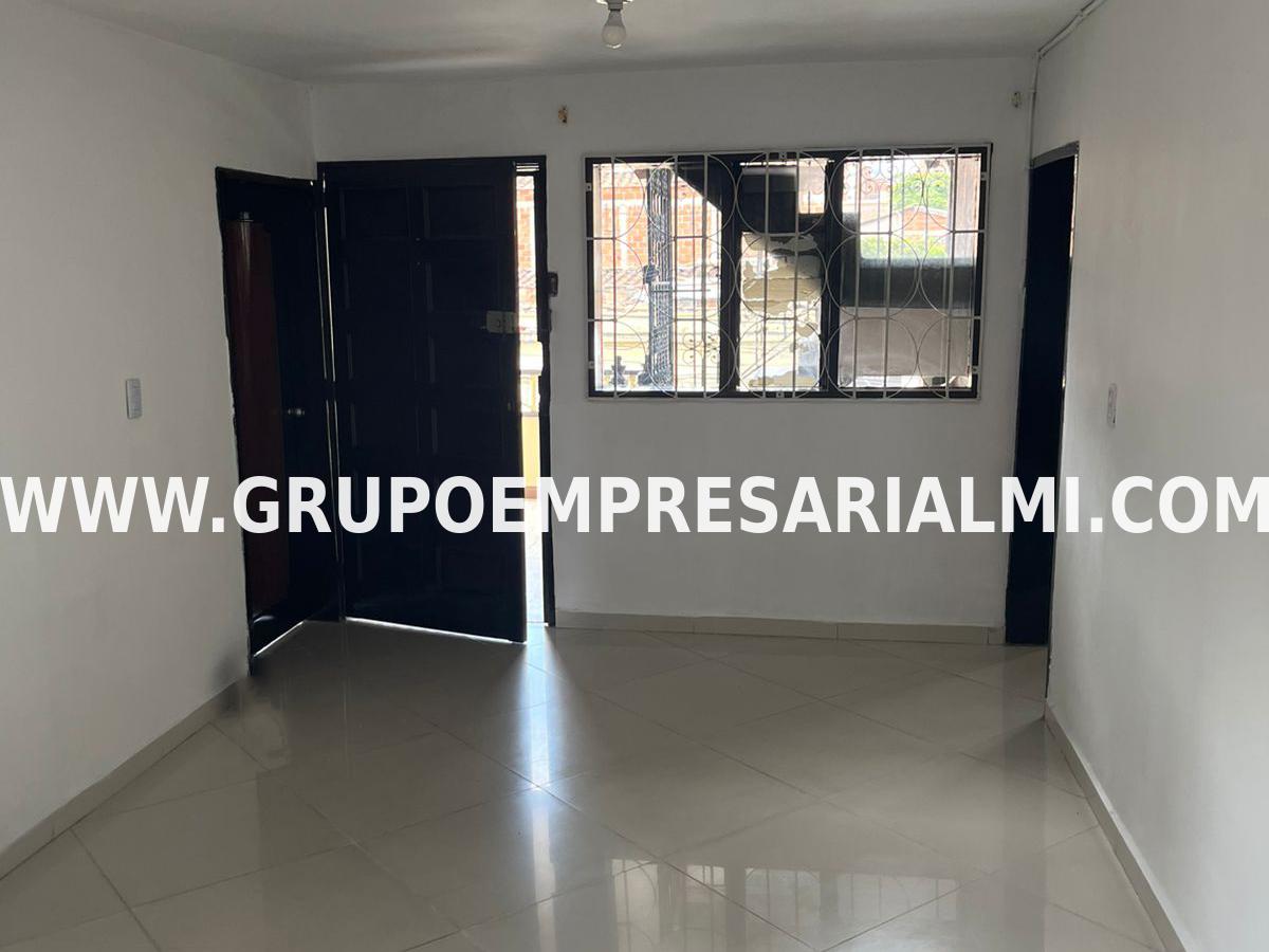 ACOGEDOR APARTAMENTO EN VENTA - SECTOR LAURELES COD: 32891
