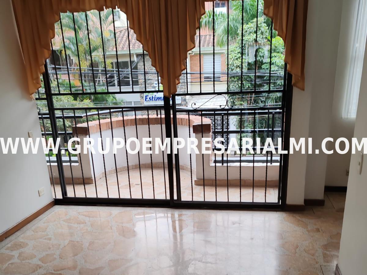 HERMOSO APARTAMENTO EN VENTA - SECTOR LAURELES COD: 32909