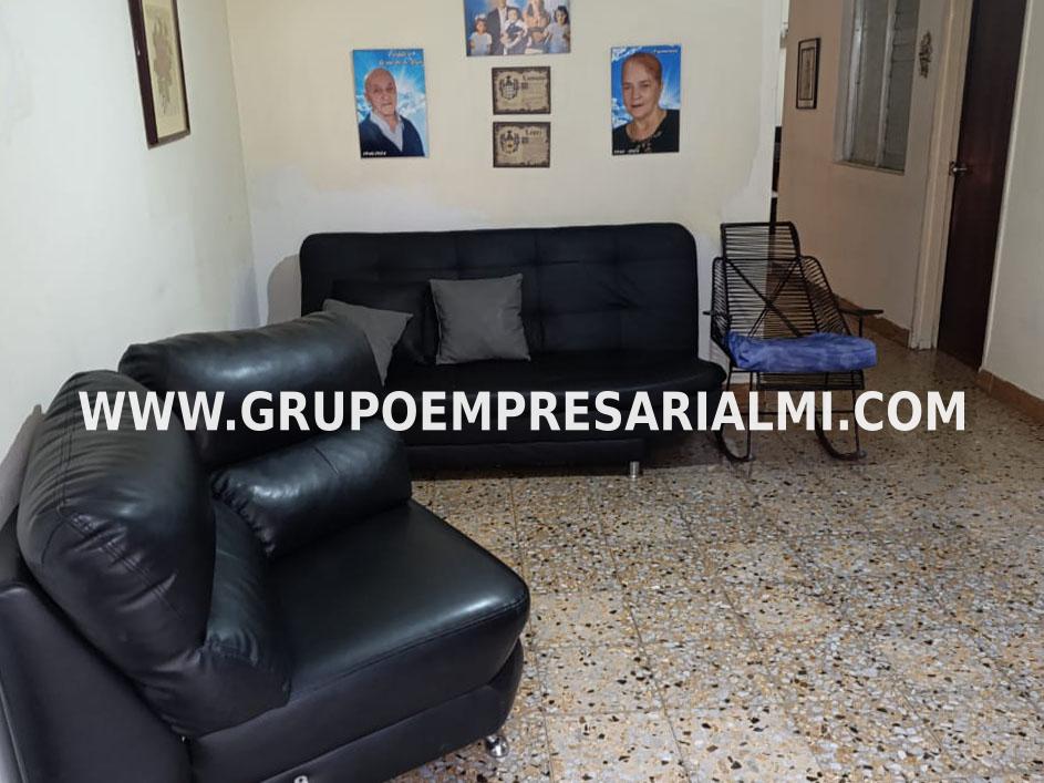 AMPLIA CASA UNIFAMILIAR EN VENTA - SECTOR MANRIQUE  COD: 32981