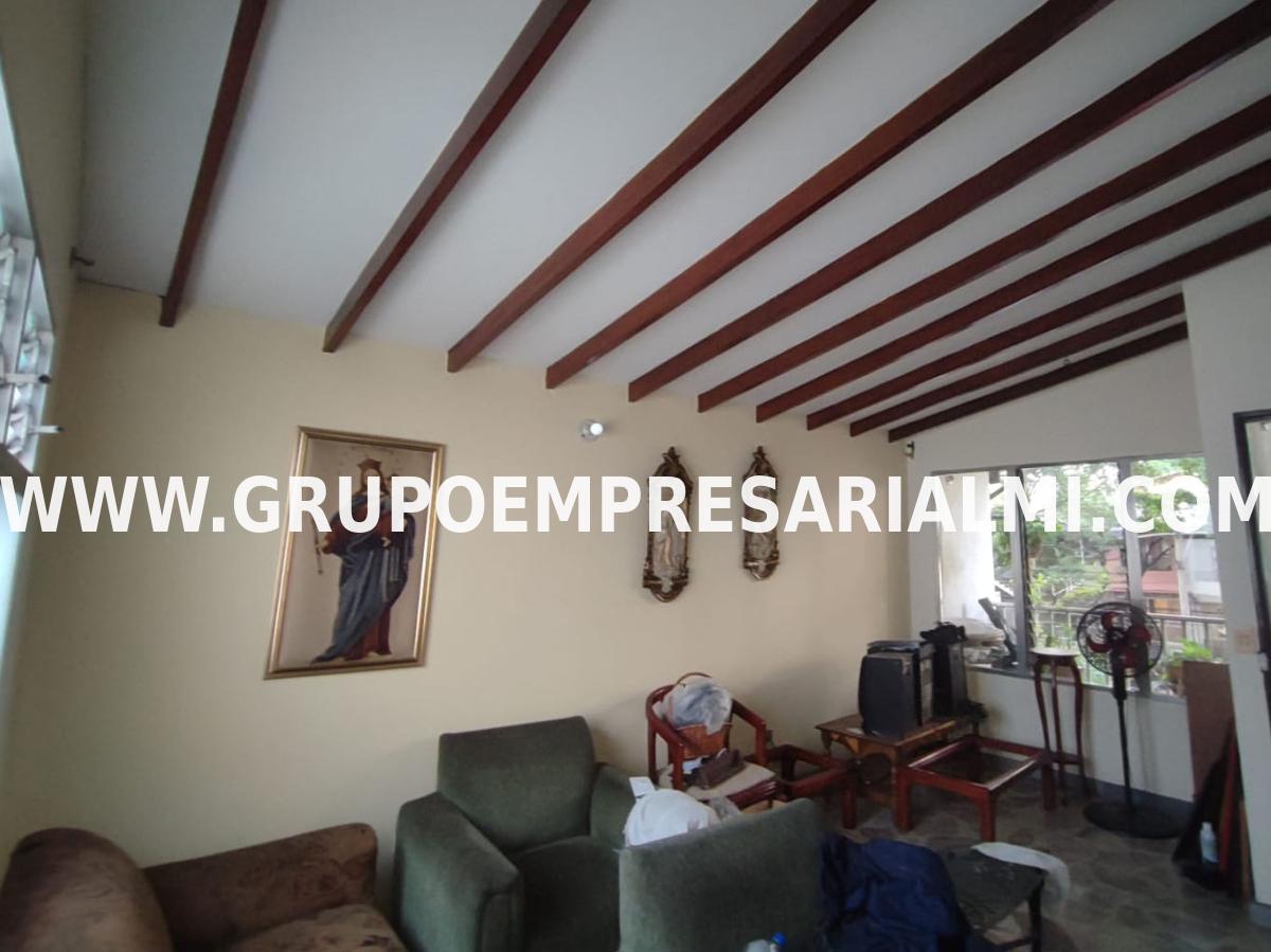 AGRADABLE CASA BIFAMILIAR EN VENTA - SECTOR LA PALMA, BELÉN COD: 33075